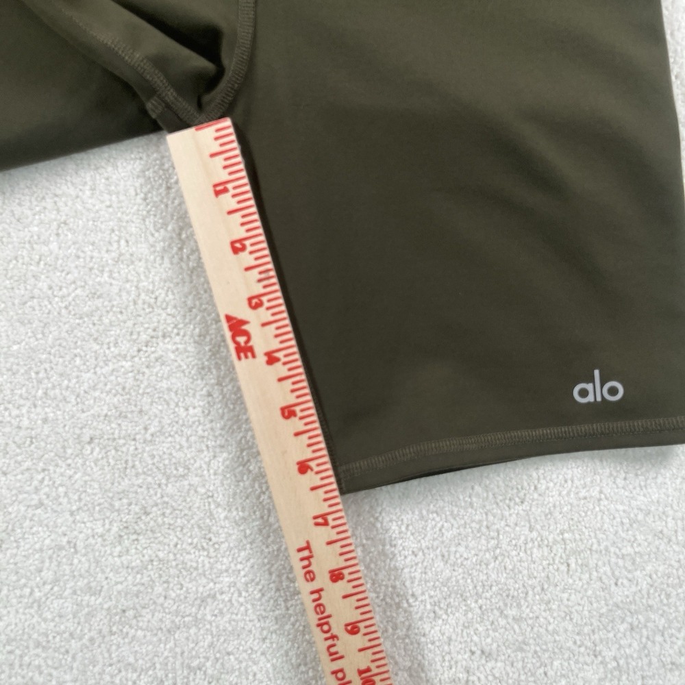 ALO Yoga High Waist Shorts Womens XS Olive Green Active Gym Workout - Picture 7 of 9